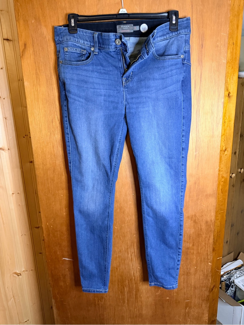 Torrid Blue Stretch Bombshell 💣 Skinny Jeans